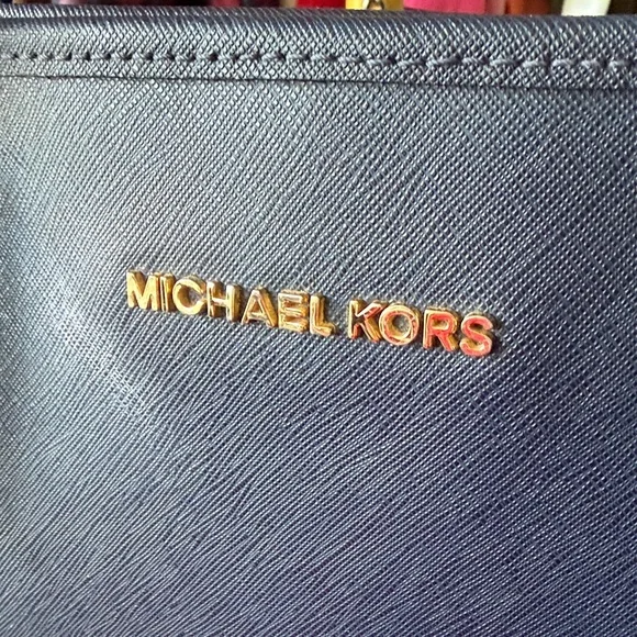 Michael Kors Jet Set Travel Tote Navy - Picture 6 of 16